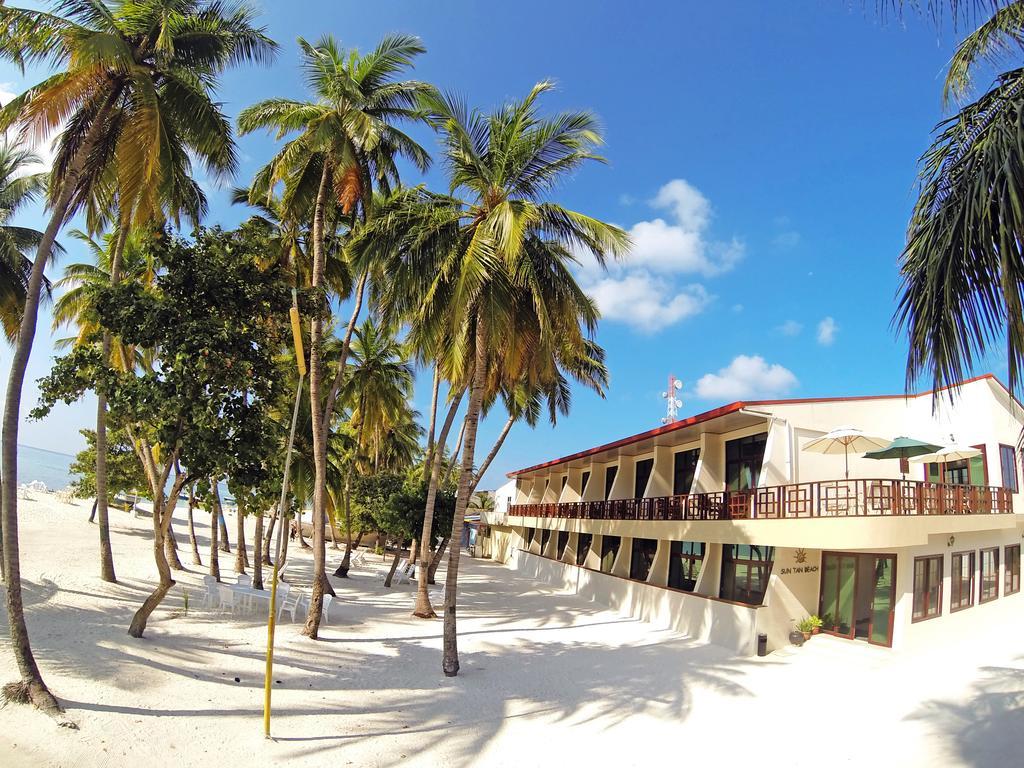 Sun Tan Beach Hotel Maafushi Exterior foto